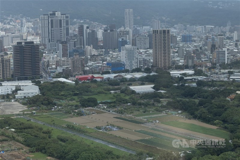 圖為台北市北投區建案住宅。（中央社檔案照片）