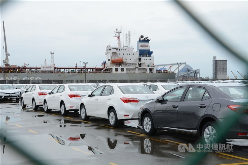 業者公布3月台灣新車掛牌數3.93萬輛，比原先預估的3.6萬輛成長。（中央社檔案照片）