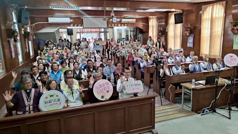 花蓮縣衛生局攜手台北榮民總醫院玉里分院，1日在光復鄉馬太鞍教會舉行「光復鄉心理衛生巡迴醫療」開幕儀式，盼透過資源整合強化偏鄉精神醫療服務量能。（台北榮民總醫院玉里分院提供）中央社記者李先鳳傳真　115年4月1日