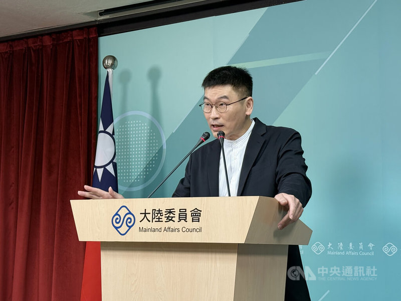 國台辦昨日揚言要懲治偵辦徐春鶯案的檢察官，陸委會副主委兼發言人梁文傑2日表示，中共對司法人員下手已成為常態做法，他們想要袒護誰，就會懲戒辦案的檢察官，盼在野黨也對此有所反應，不要默許中共恐嚇台灣司法人員。中央社記者廖文綺攝　115年4月2日