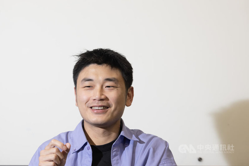 一步工作室負責人田修銓坦言，與幼獅文化合作挑戰改造國防教育課本是新突破，致力將其打造如雜誌易讀好看。中央社記者趙世勳攝　115年4月2日