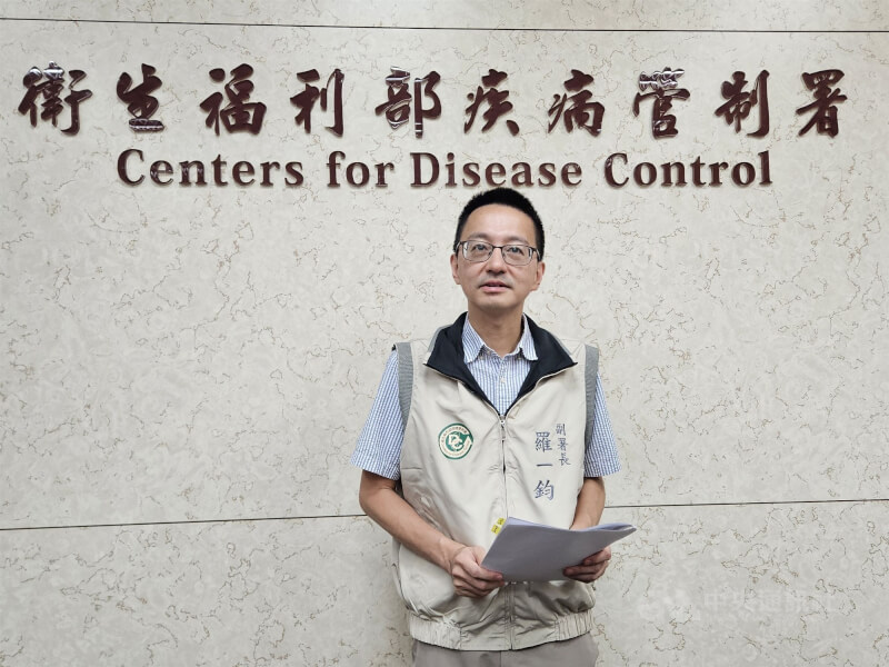 台灣檢出首例本土H7新型A型流感病例為彰化鴨農。疾管署長羅一鈞建議民眾於日常生活中把握「5要6不」防疫原則。（中央社檔案照片）