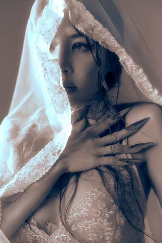 歌手蔡依林（圖）推出實體專輯最終章Pleasure愉悅流動版，談起近況，她透露最近迷上DIY美甲，「我覺得有長指甲，唱歌的音調就得特別準」。（凌時差、華納音樂提供）中央社記者洪素津傳真　115年4月2日