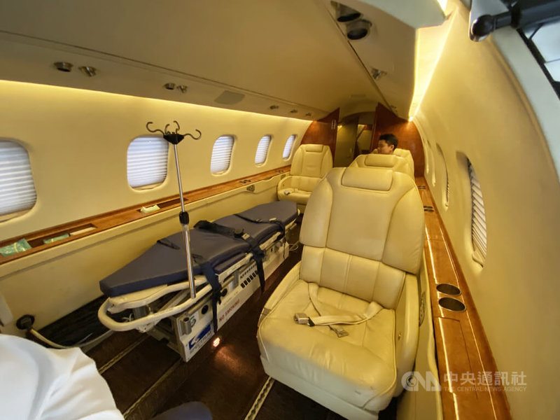 私人飛機用途廣泛，涵蓋醫療包機、商務差旅、高端旅遊，以及特殊任務與救災援助等多元需求。圖為位於新加坡實里達機場的私人飛機內部。中央社記者吳昇鴻新加坡攝　115年4月3日
