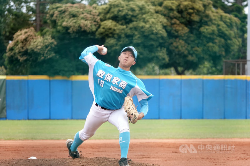 2026東岸聯盟U18棒球錦標賽持續進行，穀保家商投手邱翊銓（圖）高中首場先發，3日登板對台南市聯隊，投4局無失分，最快球速144公里，助隊以8比0搶勝。中央社記者謝靜雯攝　115年4月3日