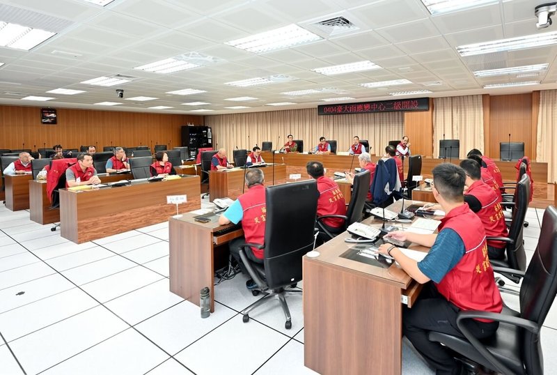 苗栗縣府4日開設二級豪大雨災害應變中心，指示各單位、鄉鎮市公所加強各項應變，做好各項整備及災害搶修復原工作。（苗栗縣政府提供）中央社記者管瑞平傳真　115年4月4日