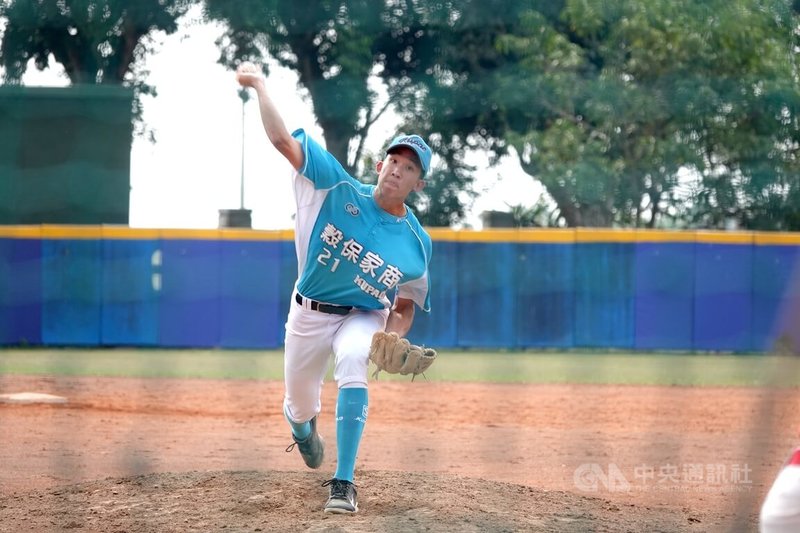 穀保家商投手黃宥銘（圖）經歷手肘傷勢回投手丘持續突破，4日在U18東岸聯盟棒球賽中繼投1局2K無失分，飆出生涯最速140公里，近期也多學卡特球豐富配球。中央社記者謝靜雯攝 115年4月4日