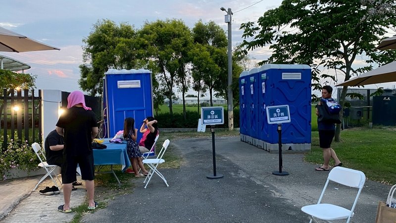 苗栗白沙屯媽祖和台中大甲媽祖本月將先後到雲林縣，土庫鎮公所為迎接香燈腳，整合公私力量在鎮內設置13處休憩點提供沐浴、住宿服務，並新增巡迴服務列車。圖為民國114年提供香燈腳沐浴場地。（土庫鎮公所提供）中央社記者姜宜菁傳真  115年4月4日