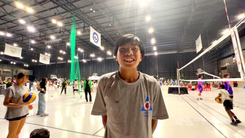 台裔選手留子非參加南非華人復活節運動會排球賽事，場邊受訪時分享參賽經驗與目標。中央社記者李依璇普勒托利亞攝　115年4月4日