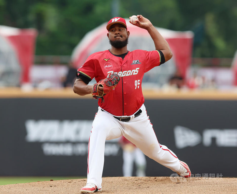 龍隊派出洋投梅賽鍶掛帥先發。中央社記者張新偉攝　115年4月4日