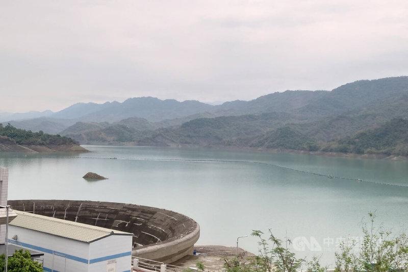 台南地區4日至5日出現一波降雨，地區主要水庫蓄水量微幅回升，南化水庫5日中午12時蓄水率約41.83%。中央社記者楊思瑞攝  115年4月5日