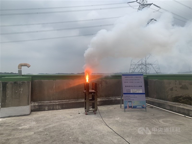 圖為寶二水庫實施人工增雨作業。（中央社檔案照片）