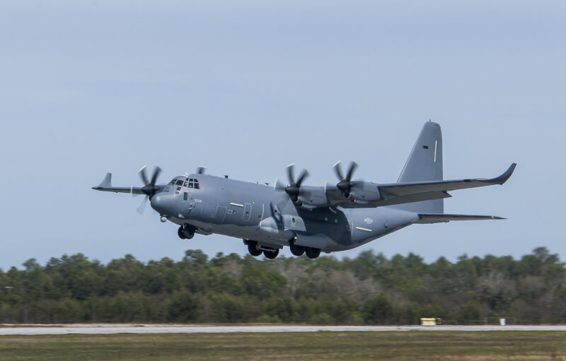 圖為MC-130J同型機。（圖取自維基共享資源，版權屬公有領域）