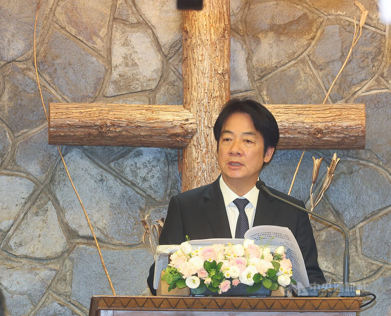 「原林義雄宅邸／台灣基督長老教會義光教會」具轉型正義意涵場址標示牌揭牌儀式5日下午舉行，總統賴清德（圖）出席表示，這不只是對歷史現場的保存，更是國家勇敢面對歷史、記住傷痛，並從中深化民主的重要時刻。中央社記者謝佳璋攝　115年4月5日