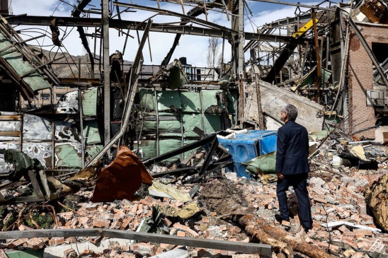 伊朗首都德黑蘭的沙希德貝赫什提大學研究大樓因戰事毀損。（Majid Asgaripour／WANA via 路透社）