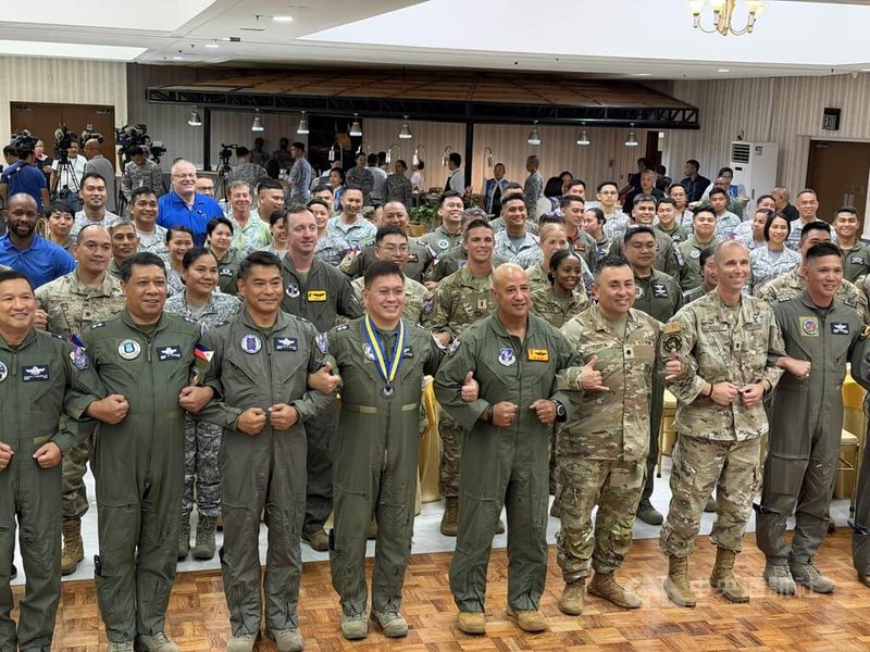 菲美空軍6日在菲律賓中部的克拉克空軍基地，展開2026年度「雷霆對抗」首輪演習，著重發展不對稱作戰與協同作戰能力。中央社記者林行健克拉克空軍基地攝　115年4月6日