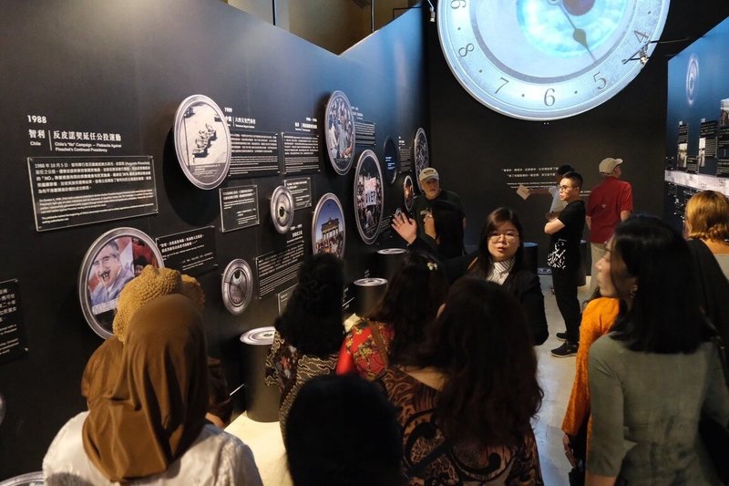 民進黨新住民事務部日前舉辦參訪活動,讓新住民更貼近台灣民主發展的歷程。(民進黨提供)中央社記者葉素萍傳真 115年4月6日