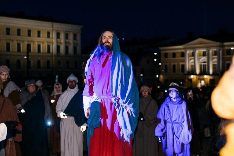 芬蘭「十字苦路」音樂劇30週年紀念演出,由演員哈維斯托飾演耶穌。(十字架之路支持會提供)中央社記者巫祈麟赫爾辛基傳真 115年4月6日