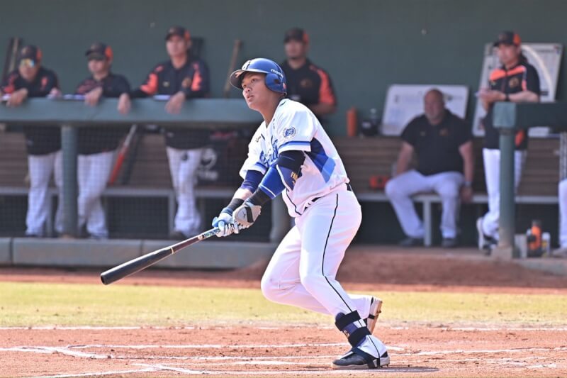 圖為中華職業棒球大聯盟富邦悍將隊野手范國宸。（中央社檔案照片）