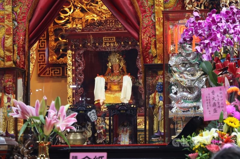 苗栗縣通霄鎮白沙屯拱天宮媽祖徒步往北港朝天宮進香活動12日深夜將啟程，廟方7日指出，目前報名人數已達45萬人，再創新高。中央社記者管瑞平攝　115年4月7日