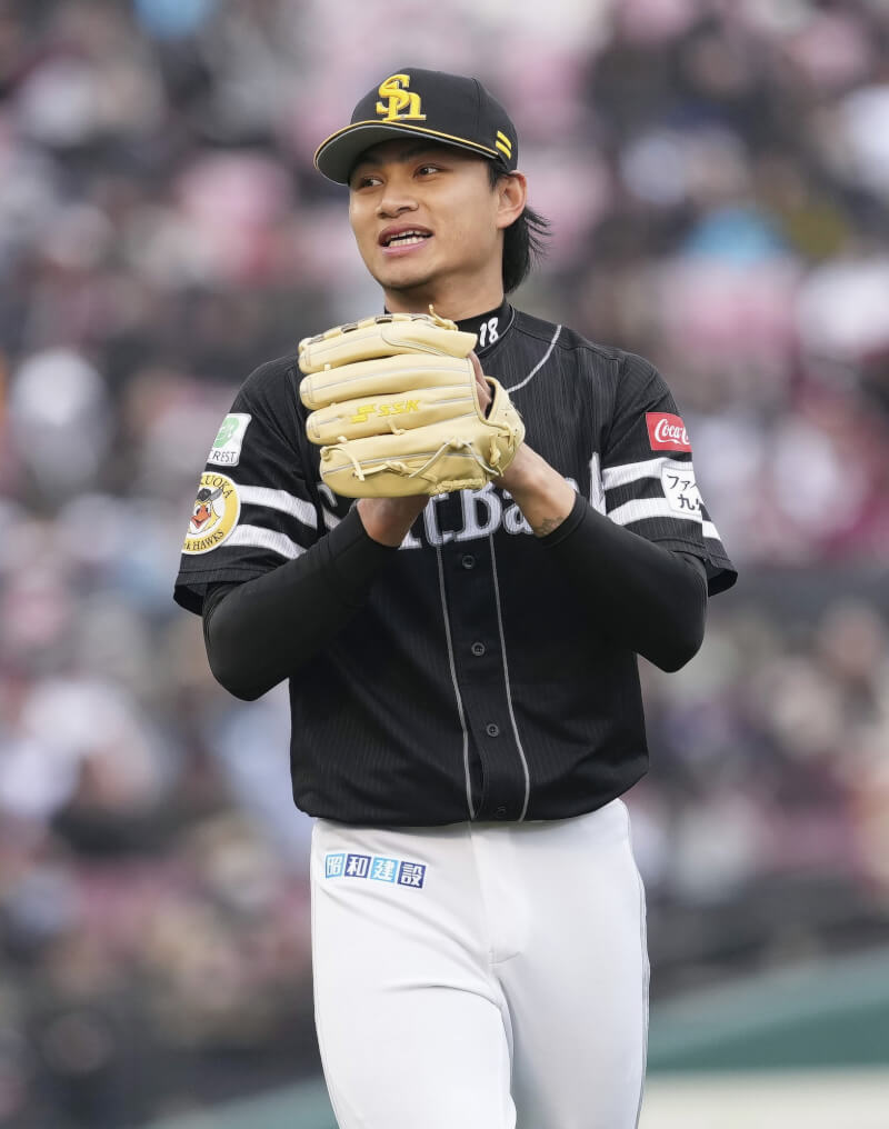 旅日福岡軟銀鷹隊投手徐若熙，1日在日職生涯一軍初登板就奪勝投。（共同社）