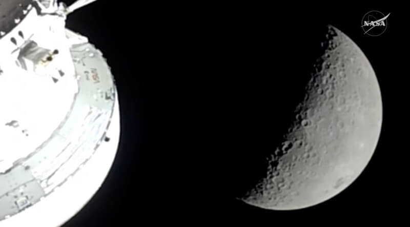 執行美國國家航空暨太空總署（NASA）繞月飛行任務的4名太空人6日成為史上距離地球最遠的人類。（NASA/Handout via 路透社）