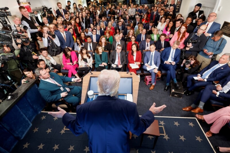 美國總統川普6日於白宮舉行記者會。（路透社）