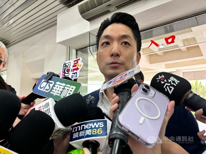 台北地方法院認定京華城20%容積獎勵違法，對於是否撤銷20%容獎，台北市長蔣萬安9日說，只要判決書明確指出違法，就會依照行政程序法完備相關程序。中央社記者陳昱婷攝 115年4月9日