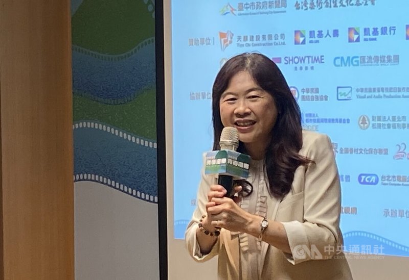 「青春還鄉—2026地方創生微電影競賽」9日起開放報名,台灣藝術創生文化基金會董事長李永萍(圖)在記者會表示,競賽邁入第5屆,今年首度擴大拍攝對象納入眷村文化族群。中央社記者黃旭昇攝 115年4月9日
