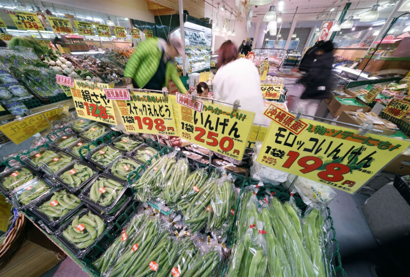日本超市的商品標價。（共同社）