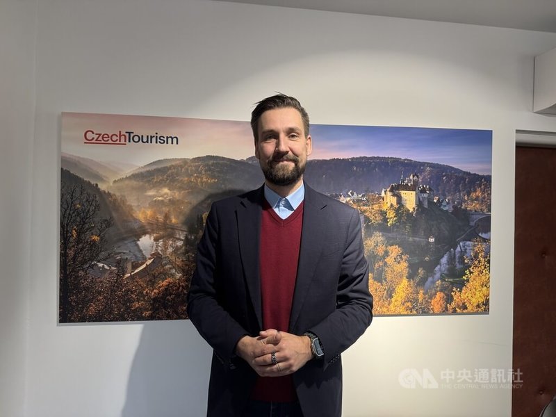 捷克觀光局執行長米德仁（František Reismüller，圖）近期接受中央社專訪時表示，台捷直航為捷克旅遊市場帶來顯著助益，也提到捷克不只有布拉格，希望國際旅客延長停留時間，深入探索各地自然與人文風光。中央社記者劉郁葶布拉格攝　115年4月10日