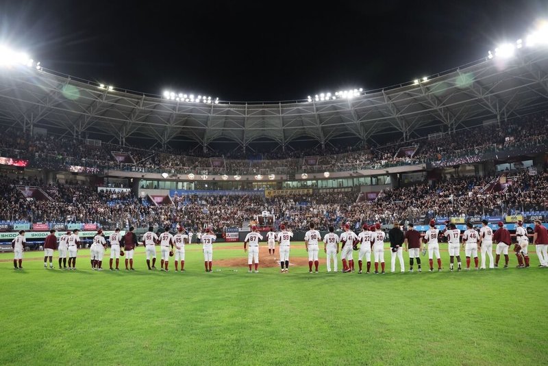 中華職棒2026年球季已開打，樂天桃猿球團也啟動區民招待活動，各區桃園市民在指定日期場次持身分證件，就可到樂天桃園棒球場售票口免費兌換當天門票，歡迎市民一起進場為樂天加油。（桃園市政府體育局提供）中央社記者吳睿騏桃園傳真　115年4月10日