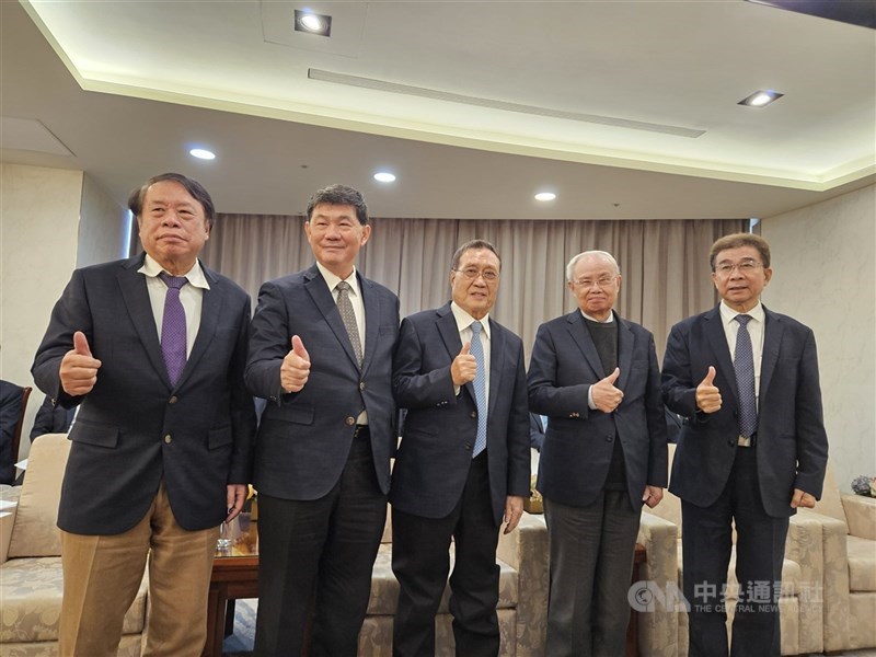 圖為台塑四寶董事長等集團高層主管。 （中央社檔案照片）
