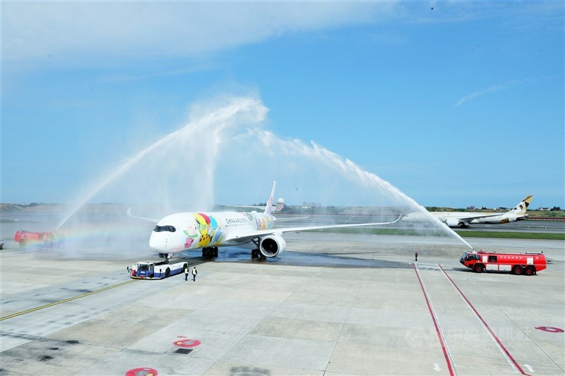 圖為中華航空全新「皮卡丘彩繪機 CI2」2日首航飛東京成田。（中央社檔案照片）