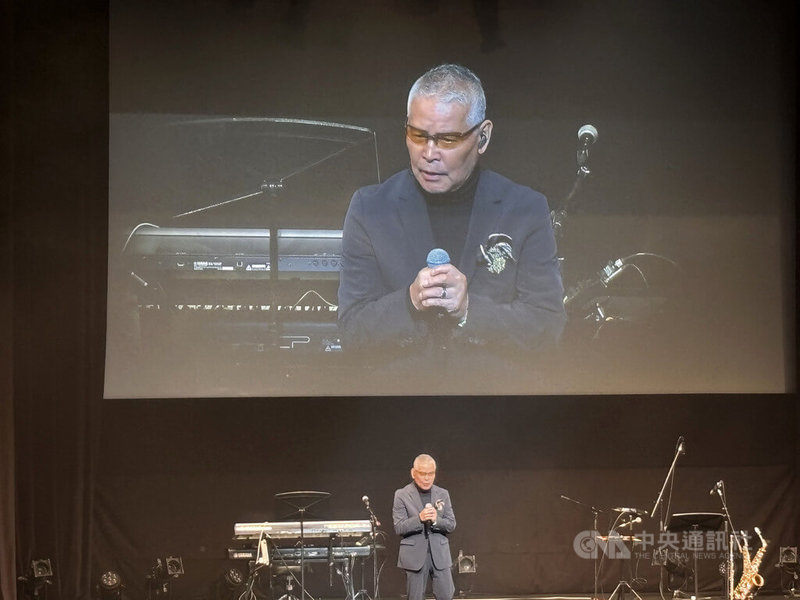金鐘歌王楊烈「自由之地」世界巡迴演唱會12日在日本千葉縣浦安市文化會館開唱，邀請79歲日本國寶級歌手千昌夫擔任特別嘉賓。中央社記者戴雅真浦安市攝　115年4月12日