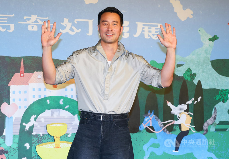 2026金馬奇幻影展12日下午在台北舉辦「欠妳的那場婚禮：第1-2集」首映會，演員張孝全（圖）出席揮手致意。中央社記者謝佳璋攝  115年4月12日