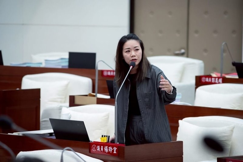 新竹市北區議員年底選舉，民進黨將提名3席，因有4人角逐，民進黨竹市黨部12日公布民調結果，現任議員楊玲宜（圖）雖分數墊底，但因女性保障名額成功過關。（楊玲宜提供）中央社記者魯鋼駿傳真　115年4月12日