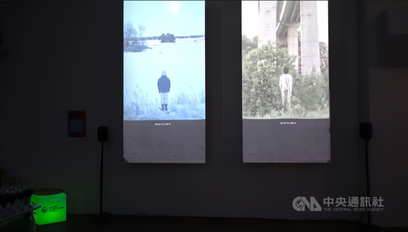 「E75 藝術巴士赫爾辛基出發節」現場展出多位國際藝術家的影像作品。這場跨越南北歐5639公里的藝術實驗，是「奧盧2026歐洲文化之都計畫」的重點項目之一。中央社記者巫祈麟赫爾辛基攝　115年4月12日