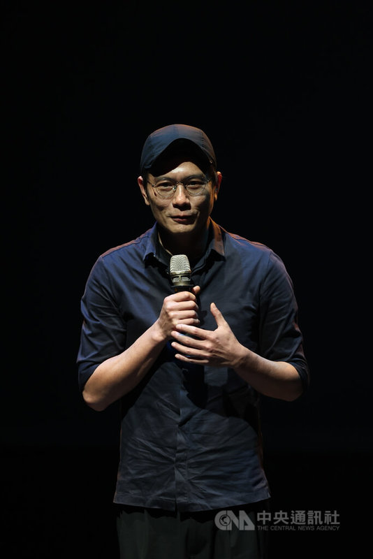 雲門舞集12日下午在北藝大舉辦「曼菲逝世20週年紀念活動-曼菲派對」,雲門舞集藝術總監鄭宗龍(圖)回憶已故舞蹈家羅曼菲。中央社記者吳家昇攝 115年4月12日