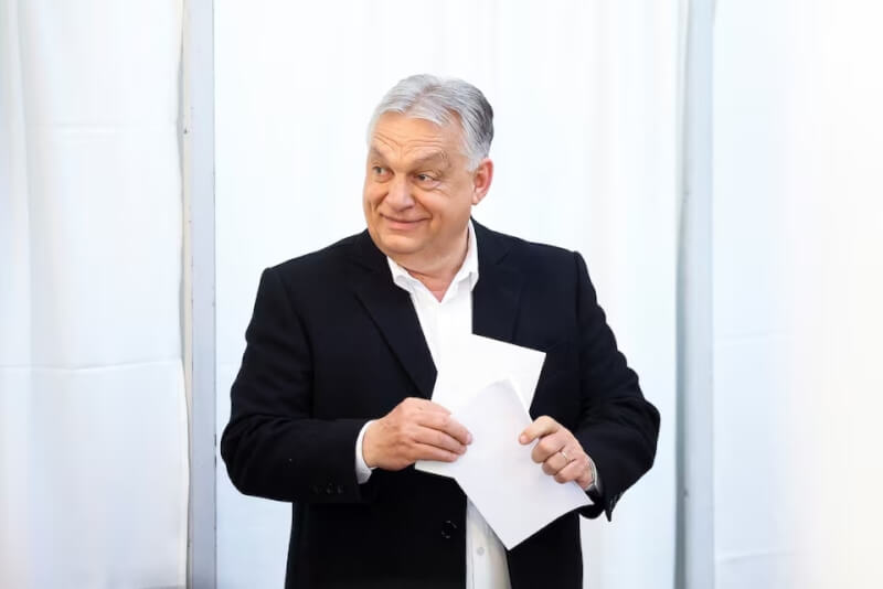 匈牙利國會大選12日舉行，總理奧班前往投票。（路透社）