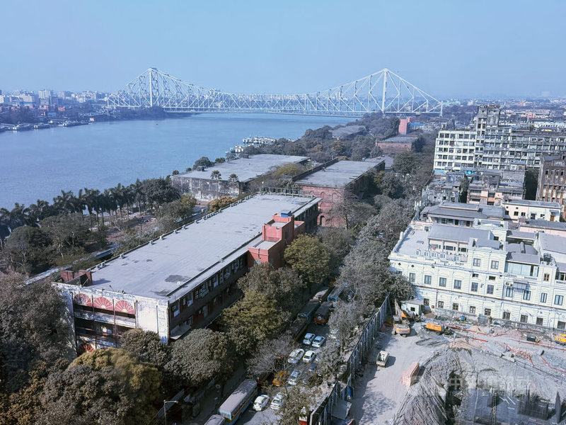 印度東北地區地理位置相對偏遠,在貿易、交通、醫療、教育等面向上,都高度仰賴加爾各答。加爾各答作為橋梁,串連東北部各邦,讓印度各區域發展更為均衡。中央社記者李晉緯加爾各答攝 115年4月13日