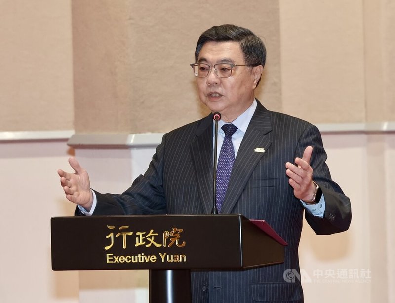 行政院長卓榮泰（圖）13日接見墨爾本台灣同鄉會回國訪問團時表示，中國所謂「10項惠台措施」多數都是過去曾提過、也曾以各種莫需有理由停止，有人形容這是「一籃水果送好幾次」，但每次重要時刻就收回，台灣各行各業都深受其害。中央社記者張皓安攝　115年4月13日