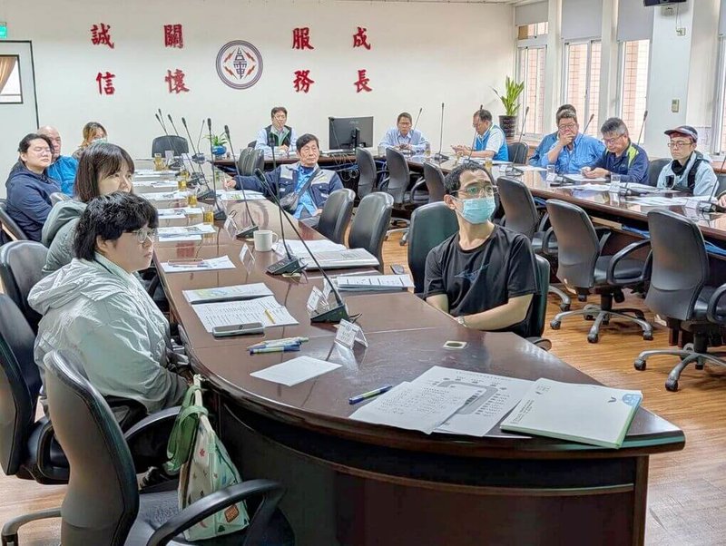 台電馬祖區營業處15日邀集22家高壓用戶座談，會中說明深度節能概念，並闡述用電移轉夜尖峰等策略，盼協助高壓用戶優化用電模式。（台電馬祖區營業處提供）中央社記者黃旭昇傳真　115年4月15日