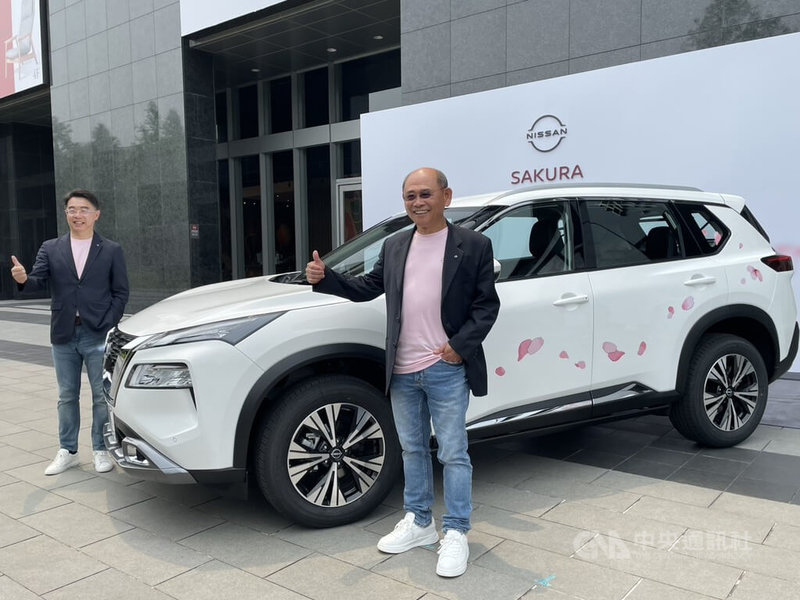 裕日車15日舉行新車發布會，總經理姚振祥（右）表示，中東局勢緊繃和國際油價波動，對於台灣車市影響小，若第2季表現回穩，下半年車市可期。中央社記者鍾榮峰攝　115年4月15日