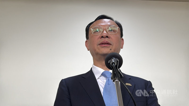 衛福部長石崇良（圖）15日赴立法院衛環委員會專題報告並備質詢，會前受訪回應食安稽查人力等議題。中央社記者沈佩瑤攝　115年4月15日