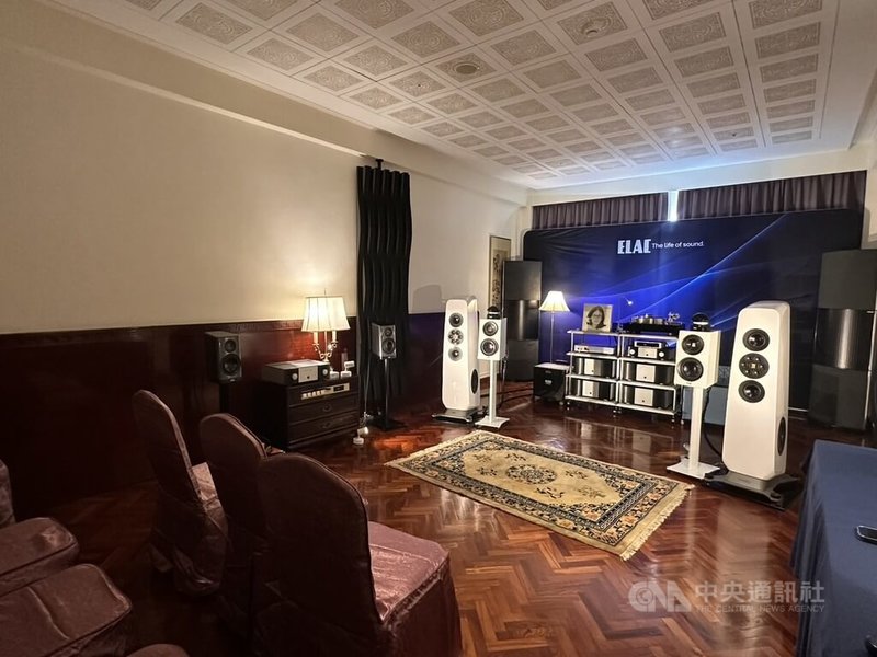 一年一度南台灣最大音響展「高雄圓山HI-END音響大展」16日登場，將97間客房設置為獨立展房，打造頂級寬敞視聽空間。中央社記者林巧璉攝　115年4月16日