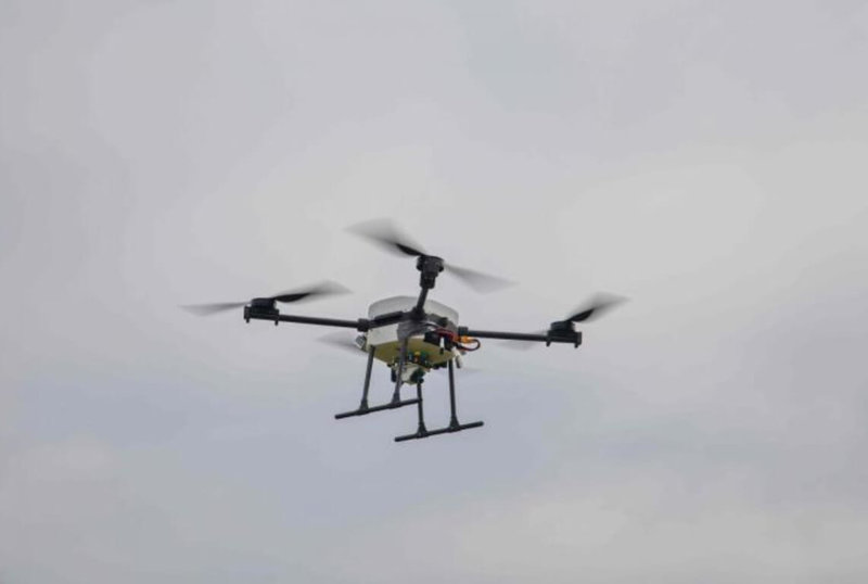 捷克理工大學開發新一代無人機技術，結合高安全設計與仿生群體智慧，使無人機如鳥群般高速靈活行動，並將應用於關鍵基礎設施防護。（捷克理工大學提供）中央社記者劉郁葶布拉格傳真 115年4月16日