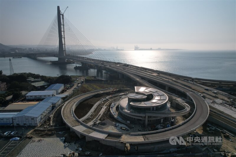 淡江大橋預計5月12日正式通車。（中央社檔案照片）