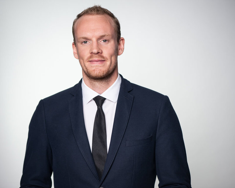 德國聯邦外貿與投資署（GTAI）汽車產業專家麥斯特（Christoph Mester）指出，德國汽車等核心工業正透過軍民兩用技術切入國防供應鏈，帶動德國工業轉型。（德國聯邦外貿與投資署提供）中央社記者林尚縈柏林傳真　115年4月16日