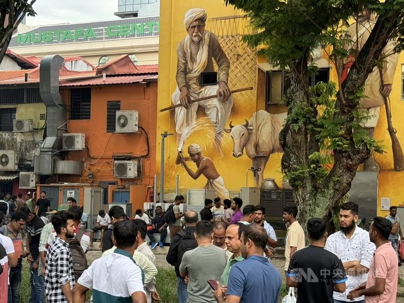 新加坡對全球人才持相對開放立場，隨著產業持續擴張、人力需求不斷提升，為確保勞動市場穩定與社會秩序，新加坡建立嚴謹的外籍移工管理制度。中央社記者吳昇鴻新加坡攝　115年4月17日